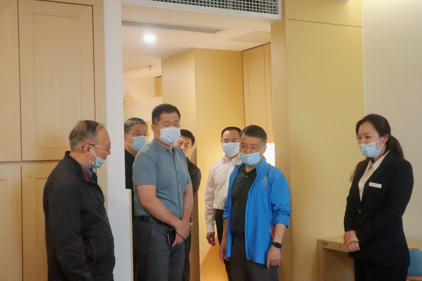 5月25日，民政部養老服務司司長俞建良等一行蒞臨重慶解放碑宜康百齡幫養老服務中心調研。 